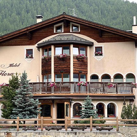 Hotel Flora Livigno Bagian luar foto